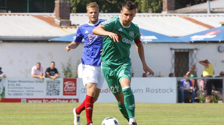 Eine Klasse für sich: Mit 34 Treffern sicherte sich Güstrows Sava-André Mihajlovic erneut die Torjägerkanone in der Fußball-Verbandsliga. Er traf in den vergangenen beiden Spielzeiten zusammen sage und schreibe 77-mal.