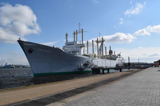 1958 wurde das Typ-IV-Schiff in Dienst gestellt. Seit dem 13. Juni 1970 ist der zuerst als „MS Dresden“ benannte Universalfrachter ein Museumsschiff.