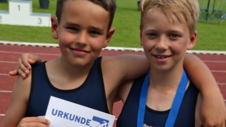 Die erfolgreichen LAC-Mehrkämpfer der Altersklasse M9: Platz 4 belegte Johannes Kunkel (l.), über Bronze konnte sich Simon Stief freuen.   