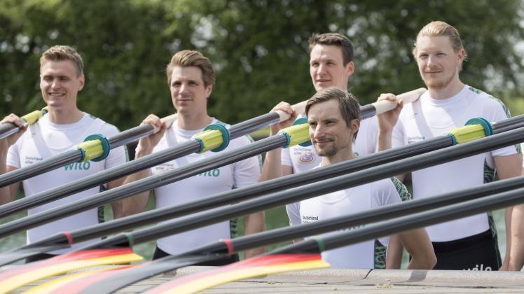 Schlagmann Hannes Ocik (l.) und seine Jungs haben vor dem Weltcup in Linz im Training nochmal eine Schippe draufgelegt. 