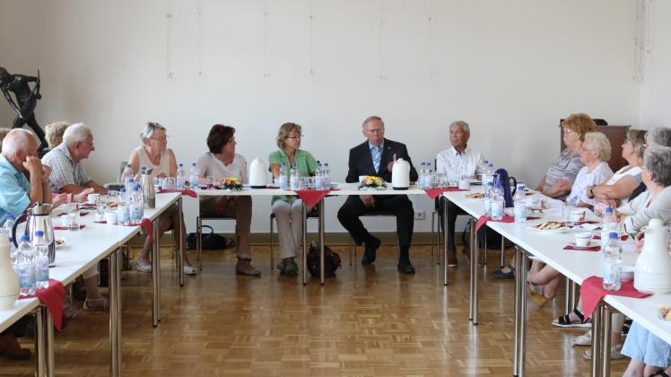 Sagt klar seine Meinung: Der Plauer Seniorenbeirat mit Bürgermeister Norbert Reier