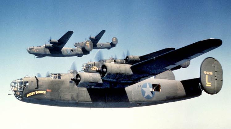 Bomber vom Typ B  24 griffen Görries an.