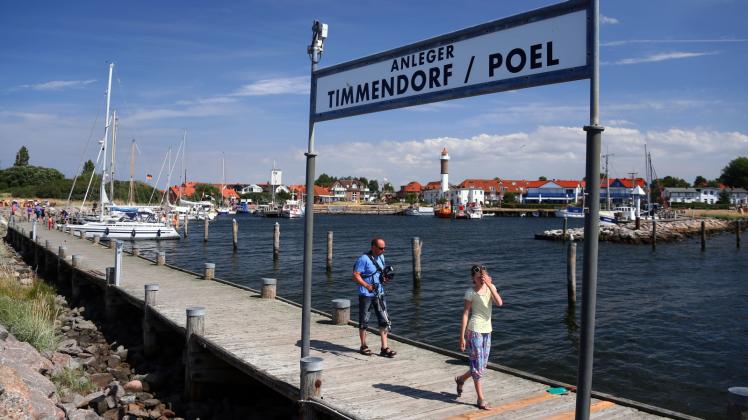 Bootssteg im Hafen von Timmendorf auf der Ostseeinsel Poel   Fotos: jens büttner 