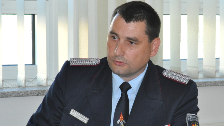 Warb im Ausschuss für die schnelle Einführung des neuen Alarmsystems: Amtswehrführer Ronald Knüppel. 