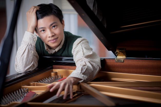 Pianist Kit Armstrong studierte auch Mathematik, Chemie, Biologie und Physik. Pianist Kit Armstrong studierte auch Mathematik, Chemie, Biologie und Physik.