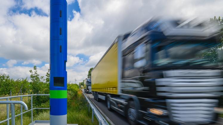 Ab 1. Juli 2018 gilt die Mautpflicht für Lkw auch auf sämtlichen Bundesstraßen.