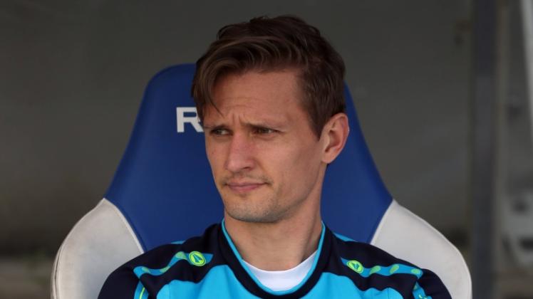Saß beim Spiel der Rostocker im Karlsruher Wildparkstadion nur auf der Bank: Kai Bülow. Der 32-Jährige soll seinen Vertrag beim KSC aufgelöst haben und könnte zum FC Hansa zurückkehren. 