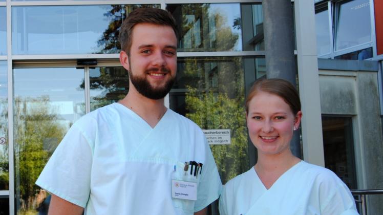 Gute Erfahrungen haben Danilo Dömpke und Julia Kersten gemacht als Auszubildende im dritten Lehrjahr Gesundheits- und Krankenpfleger/-in. 