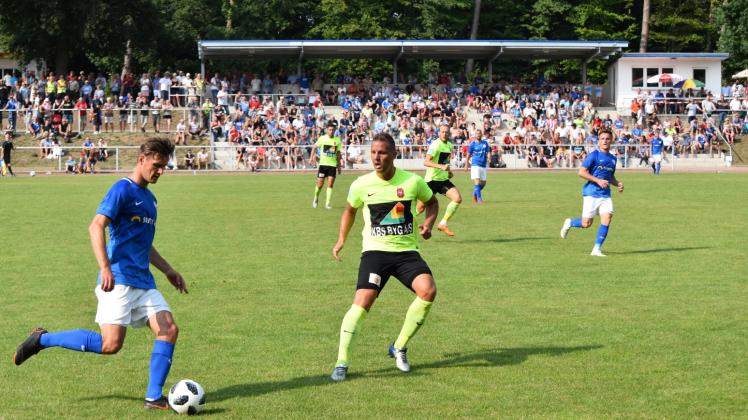 Rückkehrer Kai Bülow kam in der zweitenHalbzeit beim letzten Vorbereitungsspiel des FC Hansa gegen Hvidovre IF zum EInsatz – und konnte sich mit seinen neuen Mannschaftskollegen etwas einspielen.  