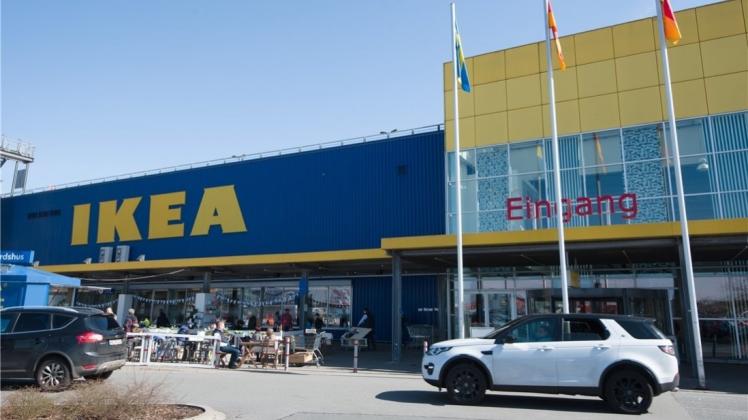 Zu Übungszwecken ist der Ikea-Markt in Brinkum am Dienstagvormittag evakuiert worden. 