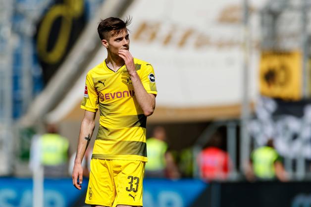 Julian Weigl würde in Paris auf seinen ehemaligen Coach Thomas Tuchel treffen. Julian Weigl würde in Paris auf seinen ehemaligen Coach Thomas Tuchel treffen.