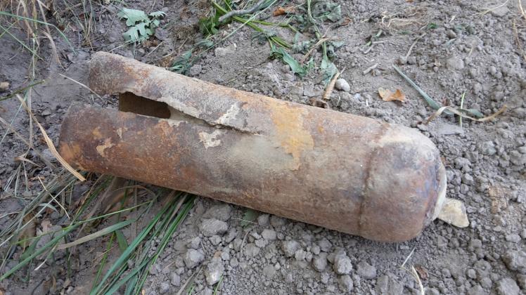 Relikt aus dem Zweiten Weltkrieg: Diese Brandbombe fand ein Landwirt vor Kurzem in Bokholt-Hanredder. 