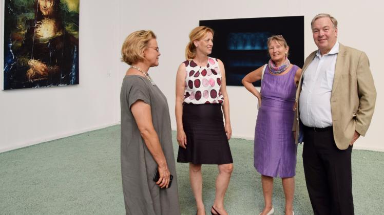 Kunstfreunde unter sich: Inga Aru, Karin Prien, Johanna Ahlmann und Hans-Julius Ahlmann (von links). 