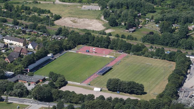 Das Manfred-Werner-Stadion in Flensburg-Weiche soll bald TV-taugliches Flutlicht erhalten.
