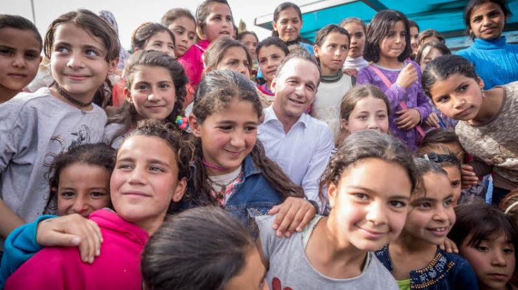 Im April erst hat Außenminister Heiko Maas das Flüchtlingslager al-Asra in Jordanien besucht. Auch die Flensburger Unicef-Mitarbeiter engagieren sich für die Situation der Kinder in Jordanien, darunter 380  000 geflüchtete Kinder aus Syrien. 