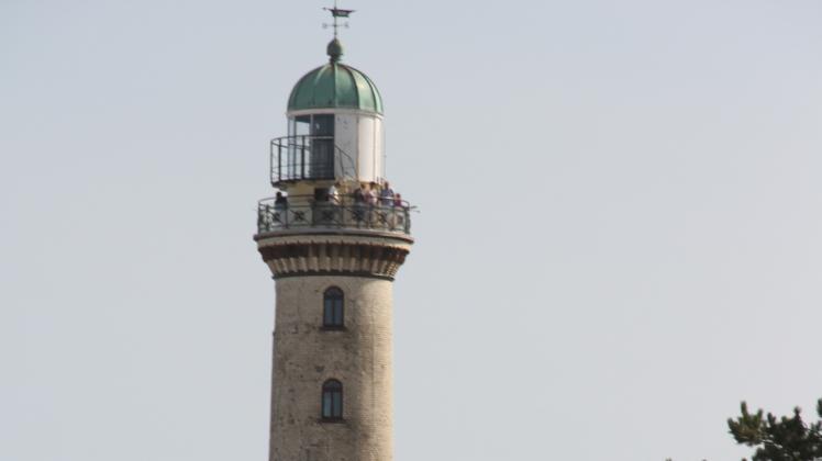 Der Warnemünder Leuchtturm ist das Lieblingsbauwerk vieler Warnemünder, ein Wahrzeichen und wegen der großartigen Aussicht auch ein beliebtes Auszflugsziel. Aber er hat Risse, die seit 2015 in einem Monitoring überwacht werden. 