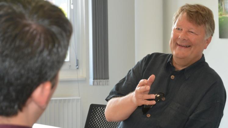 Der SPD-Ortsvereinsvorsitzender Manfred Mörker im Interview mit den Uetersener Nachrichten. 