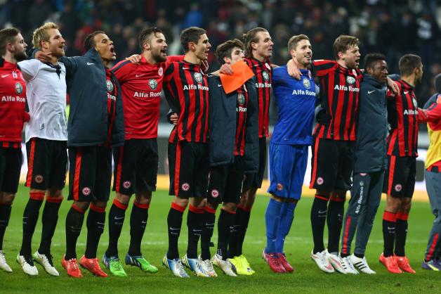 Kevin Trapp (im blauen Trikot) steht laut Medienberichten vor einer Rückkehr zu Eintracht Frankfurt. Kevin Trapp (im blauen Trikot) steht laut Medienberichten vor einer Rückkehr zu Eintracht Frankfurt.
