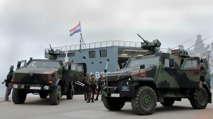 Deutsche und niederländische Kräfte trainieren wie schon 2016 erneut zusammen in Warnemünde.