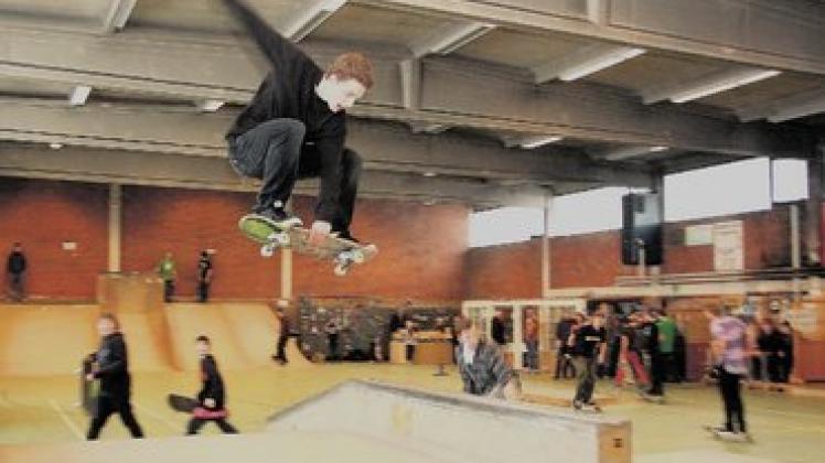Skateboarder begeisterten mit coolen Sprüngen die Zuschauer | SHZ