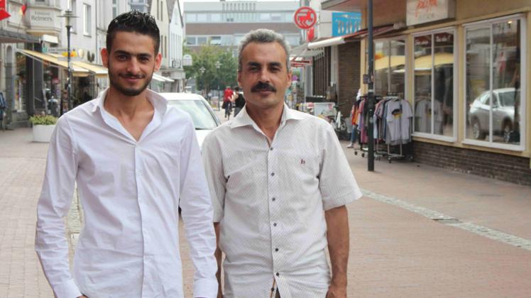 Mohammed Kisanieh (20, links) und sein Vater Nehad (45) sind wegen des Kriegs aus Syrien geflüchtet. 