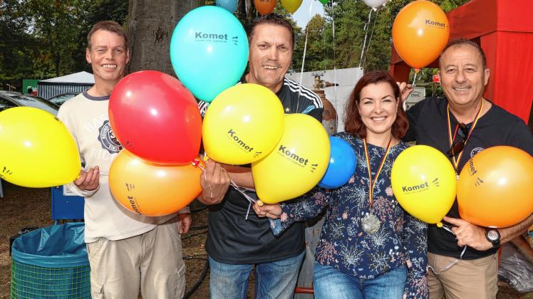 Begehrt: Die Luftballons, die das Jugendzentrum Komet an die Kinder verteilte. 