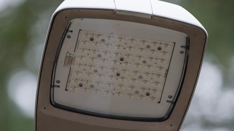  Straßenlampen mit LED-Panel 