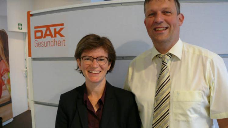 Nils Junker und Nadine Sevegnani stellten den DAK-Gesundheitsbericht vor. 