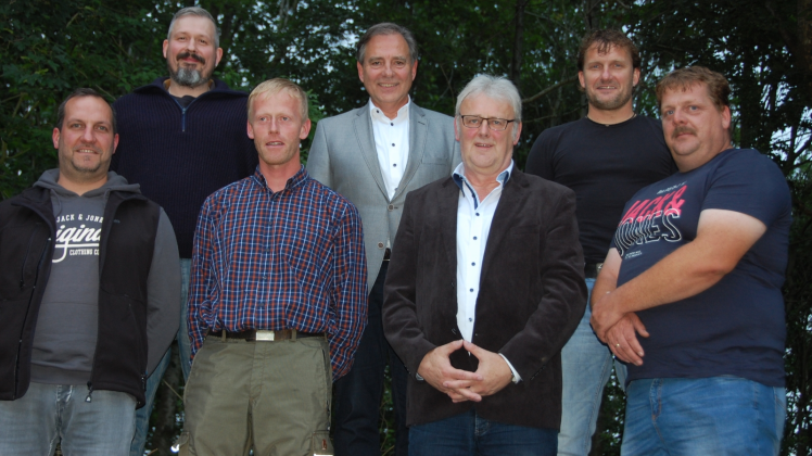 Die Gemeindevertreter: (v.l.) Sven Freiberg, Christian Nöhring, Manuel Clausen, Ulrich Kinner, Manfred Friedrichsen, Ulf Schmarje und Andreas Peters. 