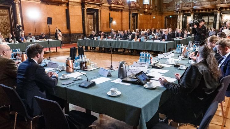 Der Sonderausschuss rund um den G20 Gipfel 2017 in Hamburg tagt im Bürgermeistersaal des Hamburger Rathauses. /Archivbild