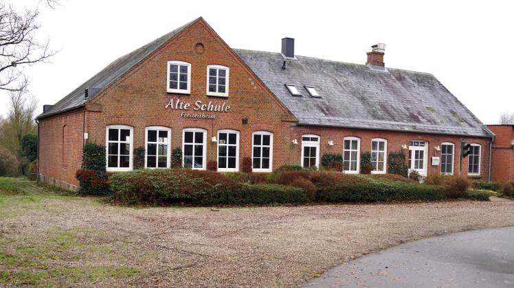 Die „Alte Schule“ in Mohrkirch soll zur Wohnung mit Atelier und Seminarräumen werden. 