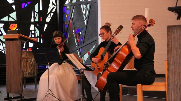 Außergewöhnliches Repertoire: Bei Heidi Johanna Vacek (von links), Pavlína Malhocká und Ondrej Vacek Tylecek trifft Vivaldi auf den „Zauberer von Oz“. 