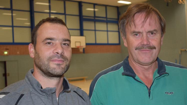 Mit Christian Neubauer (li.) hat Detfred Dörling Verstärkung auf der Trainerbank des Handball-Oberligisten SV Preußen Reinfeld erhalten. 