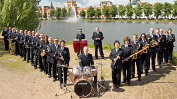 Das Landespolizeiorchester MV aus Schwerin spielt jedes Jahr im Güstrower Theater zu Gunsten der Arbeit des Volksbundes Deutsche Kriegsgräberfürsorge. 