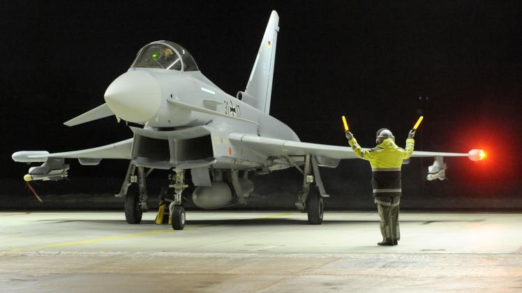 Wenn die QRA-Rotte gefragt ist, kann es in Laage auch nachts Starts der Eurofighter geben. 
