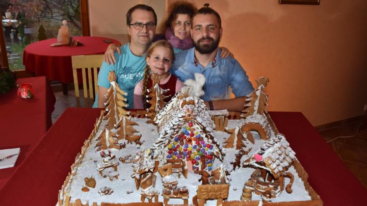 Erschaffen jedes Jahr ein neues Traumhaus: Andreas, Hanka und Mark-Antón Freiheit sowie Anabell. 