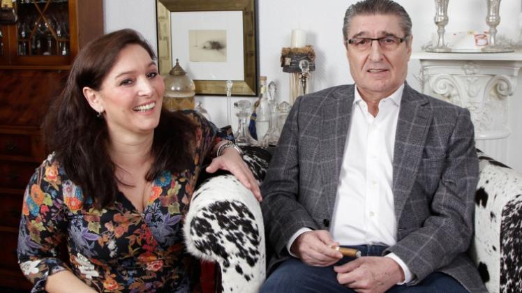 Leben seit Dezember 2011 unter einem Dach: Bettina Michel und ihr kranker und berühmter Vater Rudi Assauer. 