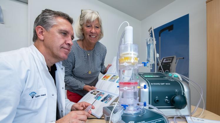 Punkten mit neuer Technik: Projektleiterin Inge Matthiesen und Konstruktionsleiter Konrad Winkler Fotos: Volker Bohlmann Punkten mit neuer Technik: Projektleiterin Inge Matthiesen und Konstruktionsleiter Konrad Winkler Fotos: Volker Bohlmann