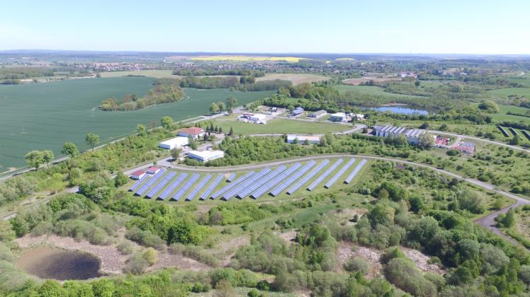 Viel Photovoltaik auf dem Gewerbegebiet gibt es dort, wo das Gelände wegen die Hanglage für andere Nutzung eingeschränkt ist. 