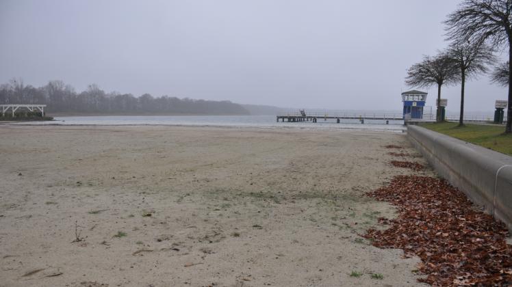 Wo am Barracuda Beach einst Wasser war, erstreckt sich jetzt eine kleine Sandwüste.
