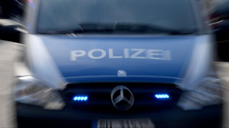 Unbekannte Täter haben in Kühlungsborn in MV einen 300-Kilo-Tresor aus einer Postfiliale gestohlen.