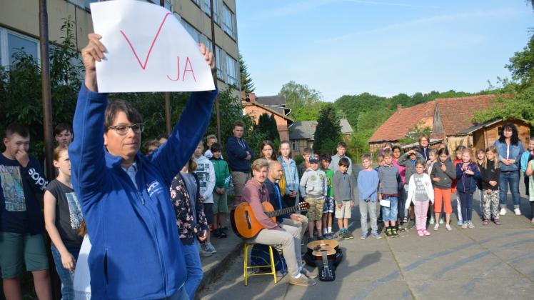 Im Mai gab Schulleiterin Marion Löning bekannt, dass das Diakoniewerk Neues Ufer die Trägerschaft der Edith-Stein-Schule übernehmen wird.