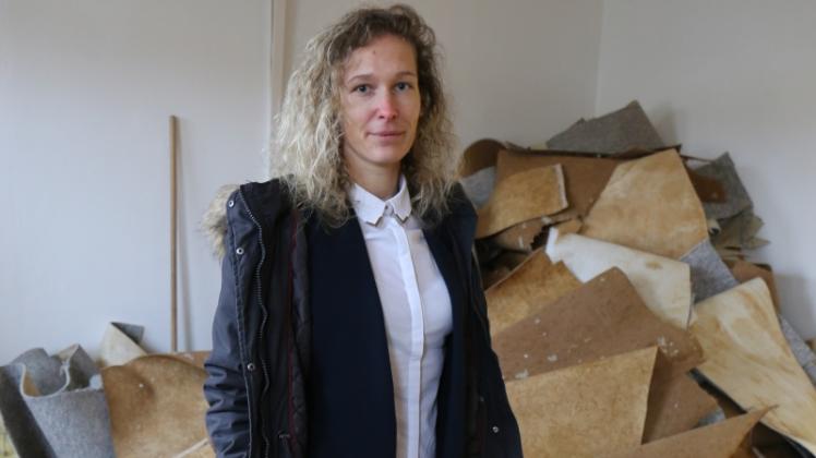 Die Inhaberin der neuen Hagenower Tagespflege, Susanka Knoch, in ihrer Baustelle.  
