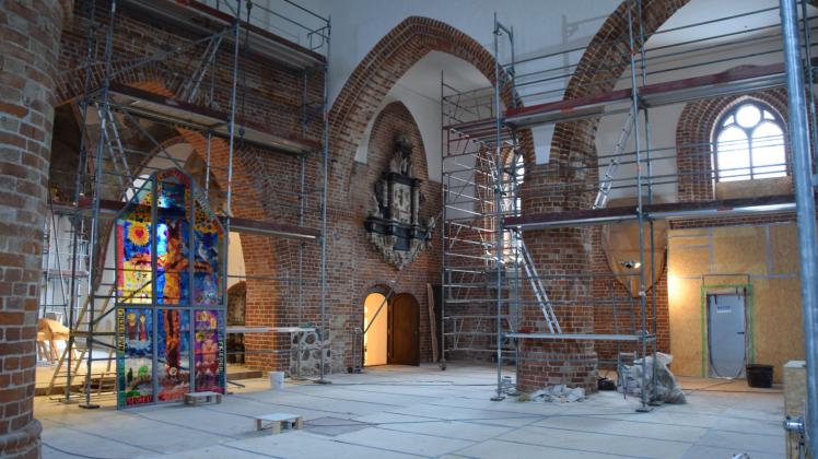 Als Baustelle wirkt die St.-Nicolai-Kirche bereits aufgeräumt. Am 20. Januar soll sie wieder eröffnet werden. Fotos: Kühl 