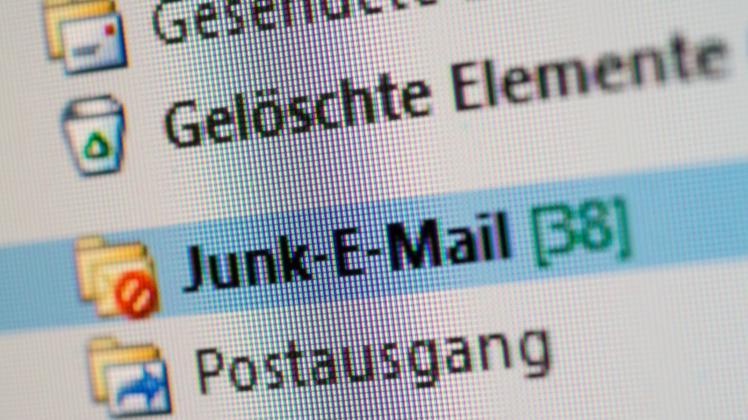 Im Computerzeitalter ist es eine beliebte Masche von Betrügern, Spam-Mails zu verschicken. 