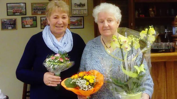 Blumen gab es für Edith Kühn und Lilli Maaß. 