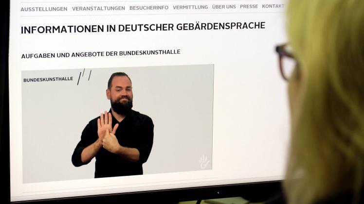Die Webseite der Bundeskunsthalle in Bonn erklärt  die Angebote des Museums auch in Gebärdensprache.