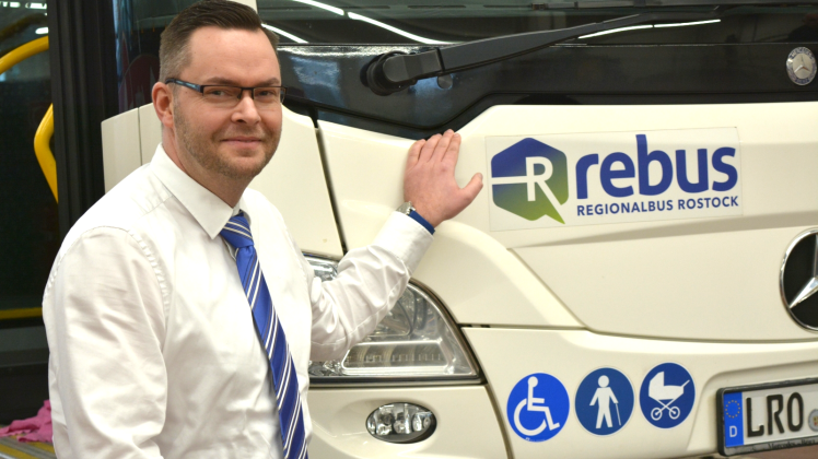 Kennt das Unternehmen Rebus ganz genau: Bereits seit 2001 ist der 38-jährige Güstrower Thomas Nienkerk im Busgeschäft. Anfang des Monats hat er die Geschäftsführung von Rebus übernommen. 