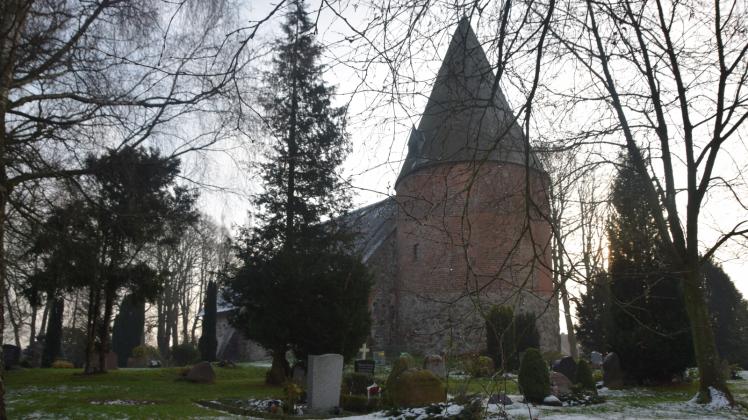 Rund 1,1 Millionen Euro an Kosten werden zur Zeit für die Grundsanierung der Koseler Kirche geschätzt. Dach, Mauerwerk und Innenraum weisen zahlreiche Schäden auf. 
