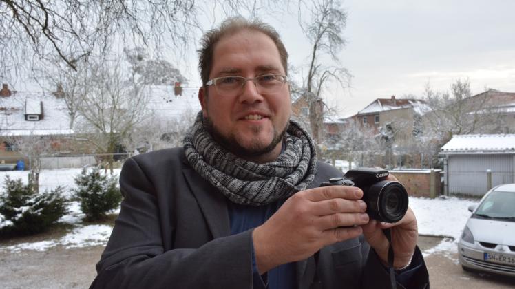Den Fotoapparat hat Mathias Westburg immer dabei. Da dieser nicht so schwer ist, ist das auch kein Problem. 